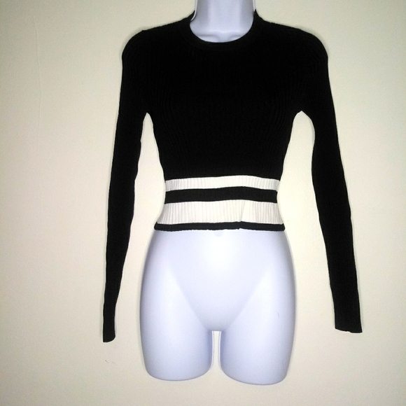 Forever 21 black and white Ribbed Cropped sweater - Picture 4 of 13